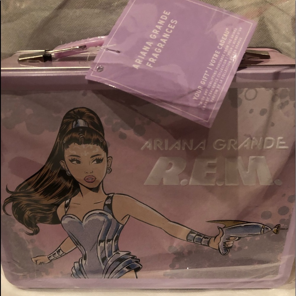 NWT Ariana Grande R.E.M. Collectible lunchbox Plus New in Box Cloud Mini